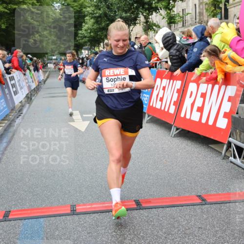14.06.2026 - REWE Women's Run Strokosch-Dieckow http://msf.ph/oto/9751658 14.06.2026 09:50:06 Ziel 10281, 10322, 10342, 10691, 10738, 10894 meine-sportfotos.de