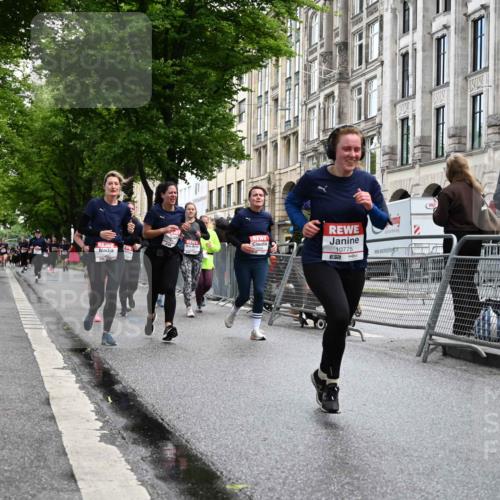 14.06.2026 - REWE Women's Run J. Mangold http://msf.ph/oto/9751682 14.06.2026 10:05:18 Ziel 10057, 10059, 10076, 10271, 10309, 10348, 10493, 10494, 10497, 10579, 10669, 10775, 10959, 10980, 11357, 11478 meine-sportfotos.de