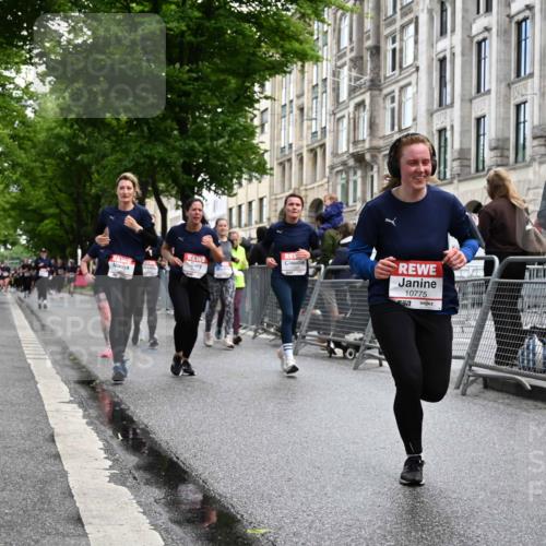 14.06.2026 - REWE Women's Run J. Mangold http://msf.ph/oto/9751684 14.06.2026 10:05:18 Ziel 10057, 10059, 10076, 10271, 10309, 10348, 10493, 10494, 10497, 10579, 10669, 10775, 10959, 10980, 11357, 11478 meine-sportfotos.de