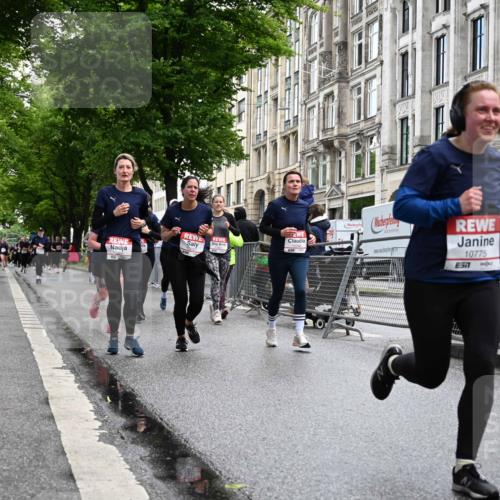 14.06.2026 - REWE Women's Run J. Mangold http://msf.ph/oto/9751686 14.06.2026 10:05:19 Ziel 10057, 10059, 10076, 10271, 10309, 10348, 10493, 10494, 10497, 10579, 10669, 10775, 10959, 10980, 11357, 11478 meine-sportfotos.de