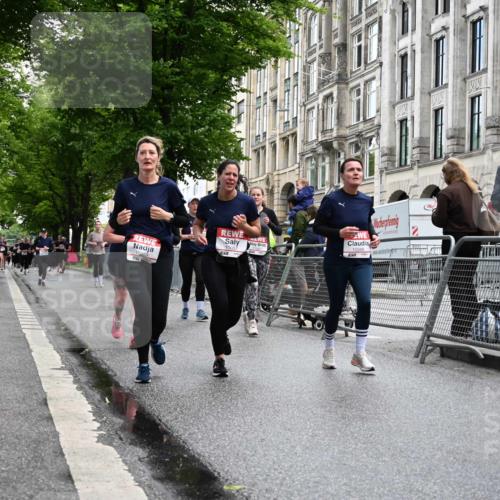 14.06.2026 - REWE Women's Run J. Mangold http://msf.ph/oto/9751694 14.06.2026 10:05:19 Ziel 10057, 10059, 10076, 10271, 10309, 10348, 10493, 10494, 10497, 10579, 10669, 10775, 10959, 10980, 11357, 11478 meine-sportfotos.de