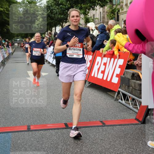 14.06.2026 - REWE Women's Run Strokosch-Dieckow http://msf.ph/oto/9751764 14.06.2026 09:50:05 Ziel 10281, 10322, 10342, 10691, 10738, 10885, 10894 meine-sportfotos.de