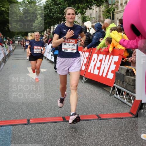 14.06.2026 - REWE Women's Run Strokosch-Dieckow http://msf.ph/oto/9751774 14.06.2026 09:50:05 Ziel 10281, 10322, 10342, 10691, 10738, 10885, 10894 meine-sportfotos.de
