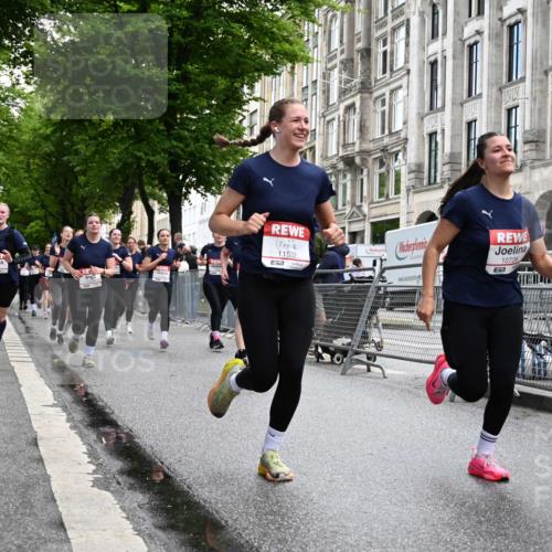 14.06.2026 - REWE Women's Run J. Mangold http://msf.ph/oto/9751779 14.06.2026 10:05:31 Ziel 10087, 10199, 10332, 10694, 10705, 10726, 10761, 10799, 10910, 11034, 11036, 11356, 11363, 11532 meine-sportfotos.de