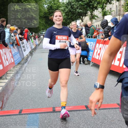 14.06.2026 - REWE Women's Run Strokosch-Dieckow http://msf.ph/oto/9751784 14.06.2026 09:50:03 Ziel 10281, 10322, 10342, 10691, 10738, 10885 meine-sportfotos.de