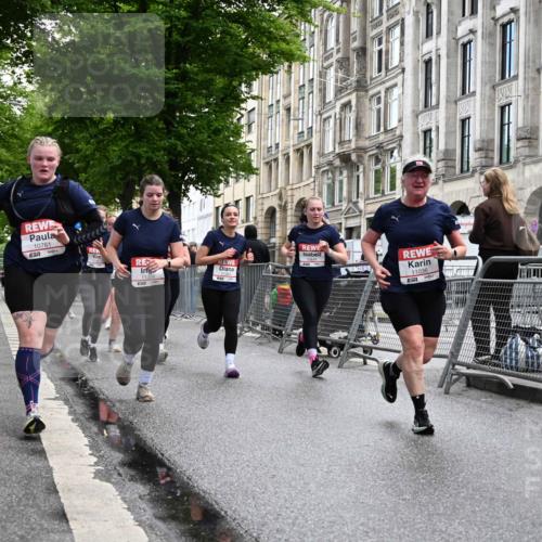 14.06.2026 - REWE Women's Run J. Mangold http://msf.ph/oto/9751793 14.06.2026 10:05:33 Ziel 10048, 10049, 10050, 10199, 10332, 10477, 10624, 10694, 10705, 10726, 10761, 10910, 11010, 11034, 11036, 11181, 11316, 11356, 11363, 11532 meine-sportfotos.de