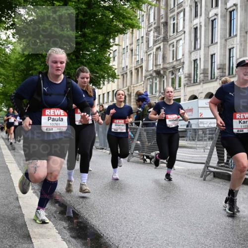 14.06.2026 - REWE Women's Run J. Mangold http://msf.ph/oto/9751798 14.06.2026 10:05:33 Ziel 10048, 10049, 10050, 10199, 10332, 10477, 10624, 10694, 10705, 10726, 10761, 10910, 11010, 11034, 11036, 11181, 11316, 11356, 11363, 11532 meine-sportfotos.de