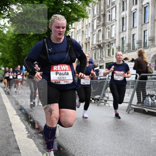 14.06.2026 - REWE Women's Run J. Mangold http://msf.ph/oto/9751801 14.06.2026 10:05:33 Ziel 10048, 10049, 10050, 10199, 10332, 10477, 10624, 10694, 10705, 10726, 10761, 10910, 11010, 11034, 11036, 11181, 11316, 11356, 11363, 11532 meine-sportfotos.de