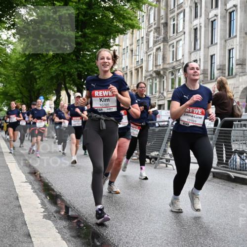 14.06.2026 - REWE Women's Run J. Mangold http://msf.ph/oto/9751819 14.06.2026 10:05:35 Ziel 10048, 10049, 10050, 10123, 10199, 10477, 10538, 10624, 10654, 10694, 10705, 10726, 10761, 10910, 11010, 11034, 11036, 11181, 11316, 11356, 11363, 11532 meine-sportfotos.de