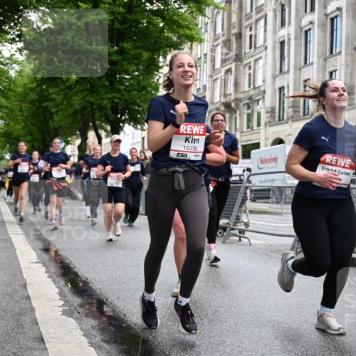 14.06.2026 - REWE Women's Run J. Mangold http://msf.ph/oto/9751821 14.06.2026 10:05:35 Ziel 10048, 10049, 10050, 10123, 10199, 10477, 10538, 10624, 10654, 10694, 10705, 10726, 10761, 10910, 11010, 11034, 11036, 11181, 11316, 11356, 11363, 11532 meine-sportfotos.de