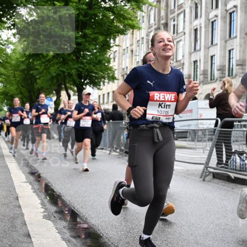 14.06.2026 - REWE Women's Run J. Mangold http://msf.ph/oto/9751824 14.06.2026 10:05:35 Ziel 10048, 10049, 10050, 10123, 10199, 10477, 10538, 10624, 10654, 10694, 10705, 10726, 10761, 10910, 11010, 11034, 11036, 11181, 11316, 11356, 11363, 11532 meine-sportfotos.de