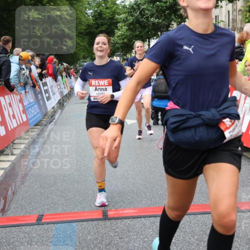 14.06.2026 - REWE Women's Run Strokosch-Dieckow http://msf.ph/oto/9751826 14.06.2026 09:50:03 Ziel 10281, 10322, 10342, 10691, 10738, 10885 meine-sportfotos.de