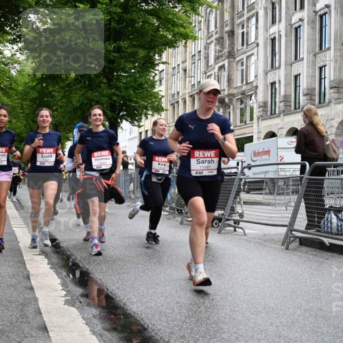 14.06.2026 - REWE Women's Run J. Mangold http://msf.ph/oto/9751833 14.06.2026 10:05:37 Ziel 10019, 10048, 10049, 10050, 10123, 10199, 10477, 10538, 10581, 10624, 10654, 10694, 10705, 10910, 11010, 11034, 11036, 11114, 11121, 11181, 11316, 11356, 11363 meine-sportfotos.de
