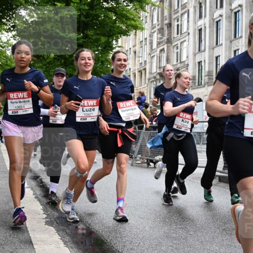 14.06.2026 - REWE Women's Run J. Mangold http://msf.ph/oto/9751844 14.06.2026 10:05:38 Ziel 10019, 10048, 10049, 10050, 10123, 10195, 10199, 10462, 10477, 10538, 10581, 10624, 10654, 10694, 10705, 10880, 10910, 11010, 11034, 11114, 11121, 11181, 11316, 11356, 11363 meine-sportfotos.de