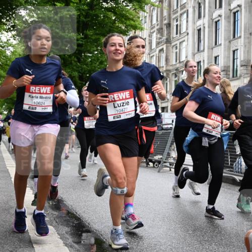 14.06.2026 - REWE Women's Run J. Mangold http://msf.ph/oto/9751847 14.06.2026 10:05:38 Ziel 10019, 10048, 10049, 10050, 10123, 10195, 10199, 10462, 10477, 10538, 10581, 10624, 10654, 10694, 10705, 10880, 10910, 11010, 11034, 11114, 11121, 11181, 11316, 11356, 11363 meine-sportfotos.de