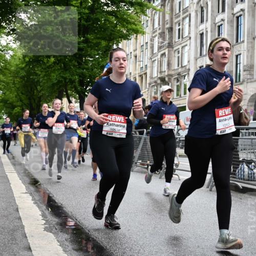 14.06.2026 - REWE Women's Run J. Mangold http://msf.ph/oto/9751856 14.06.2026 10:05:40 Ziel 10019, 10048, 10049, 10050, 10123, 10195, 10462, 10477, 10538, 10581, 10624, 10654, 10671, 10823, 10880, 10910, 11010, 11034, 11114, 11121, 11181, 11188, 11316 meine-sportfotos.de