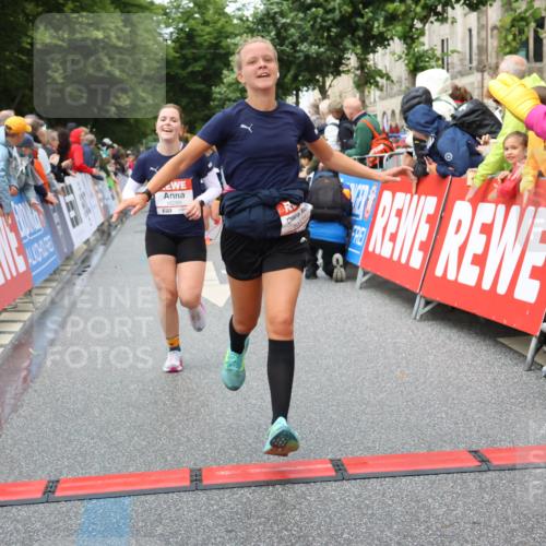 14.06.2026 - REWE Women's Run Strokosch-Dieckow http://msf.ph/oto/9751857 14.06.2026 09:50:03 Ziel 10281, 10322, 10342, 10691, 10738, 10885 meine-sportfotos.de