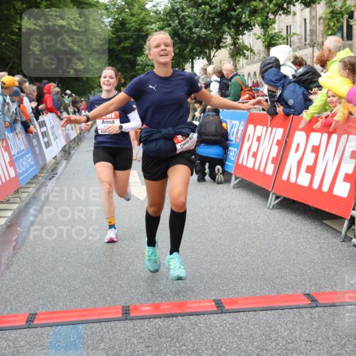 14.06.2026 - REWE Women's Run Strokosch-Dieckow http://msf.ph/oto/9751870 14.06.2026 09:50:03 Ziel 10281, 10322, 10342, 10691, 10738, 10885 meine-sportfotos.de