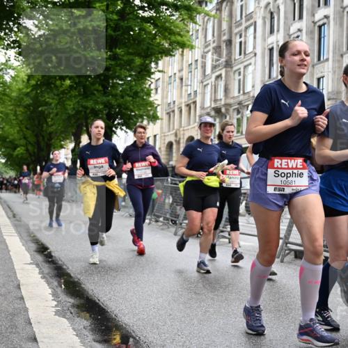 14.06.2026 - REWE Women's Run J. Mangold http://msf.ph/oto/9751880 14.06.2026 10:05:43 Ziel 10019, 10049, 10123, 10195, 10462, 10538, 10581, 10654, 10671, 10823, 10880, 11010, 11112, 11114, 11121, 11188, 11503 meine-sportfotos.de