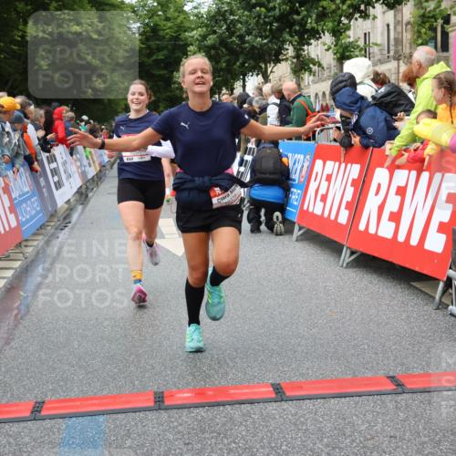 14.06.2026 - REWE Women's Run Strokosch-Dieckow http://msf.ph/oto/9751889 14.06.2026 09:50:02 Ziel 10281, 10322, 10342, 10691, 10738, 10885 meine-sportfotos.de