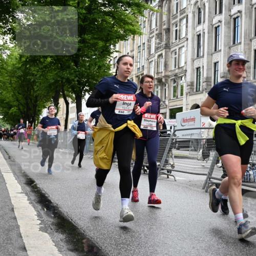 14.06.2026 - REWE Women's Run J. Mangold http://msf.ph/oto/9751891 14.06.2026 10:05:44 Ziel 10019, 10123, 10195, 10462, 10538, 10581, 10654, 10671, 10823, 10880, 11112, 11114, 11121, 11188, 11503 meine-sportfotos.de