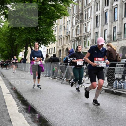 14.06.2026 - REWE Women's Run J. Mangold http://msf.ph/oto/9751927 14.06.2026 10:05:52 Ziel 10284, 10701, 10988, 11211, 11503 meine-sportfotos.de