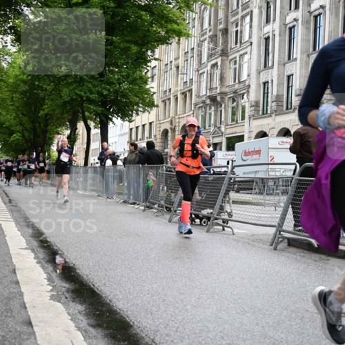 14.06.2026 - REWE Women's Run J. Mangold http://msf.ph/oto/9751949 14.06.2026 10:05:55 Ziel 10284, 10701, 10988, 11134, 11211 meine-sportfotos.de