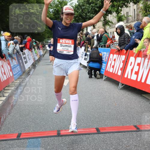 14.06.2026 - REWE Women's Run Strokosch-Dieckow http://msf.ph/oto/9751950 14.06.2026 09:50:00 Ziel 10281, 10322, 10342, 10738, 10885 meine-sportfotos.de