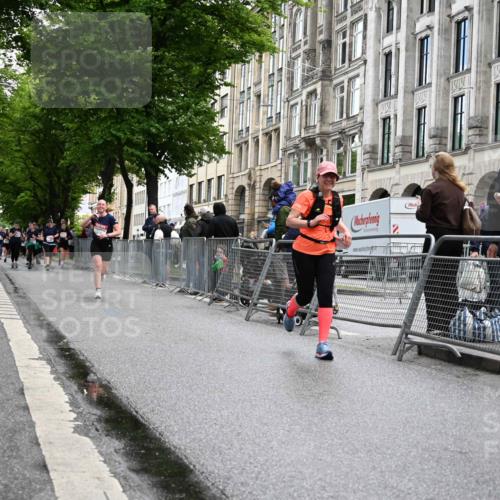 14.06.2026 - REWE Women's Run J. Mangold http://msf.ph/oto/9751955 14.06.2026 10:05:55 Ziel 10284, 10701, 10988, 11134, 11211 meine-sportfotos.de
