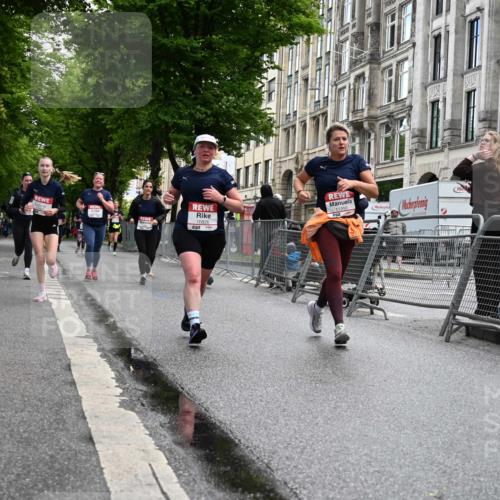 14.06.2026 - REWE Women's Run J. Mangold http://msf.ph/oto/9752027 14.06.2026 10:06:09 Ziel 10243, 10255, 10474, 10597, 10635, 10655, 10672, 10747, 10826, 10857, 11011, 11148, 11233, 11235, 11250, 11267, 11410, 11484, 11521 meine-sportfotos.de