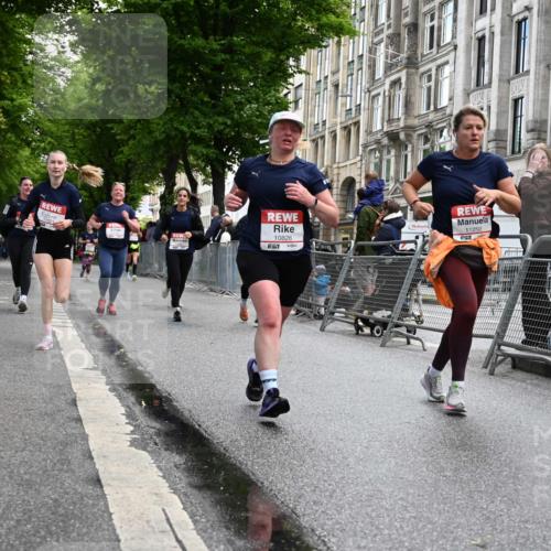 14.06.2026 - REWE Women's Run J. Mangold http://msf.ph/oto/9752033 14.06.2026 10:06:10 Ziel 10243, 10255, 10474, 10597, 10635, 10655, 10672, 10747, 10826, 10857, 11011, 11148, 11233, 11235, 11250, 11267, 11410, 11484, 11521 meine-sportfotos.de
