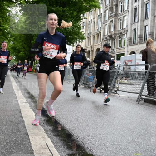 14.06.2026 - REWE Women's Run J. Mangold http://msf.ph/oto/9752048 14.06.2026 10:06:12 Ziel 10474, 10597, 10635, 10672, 10747, 10826, 10857, 11011, 11233, 11235, 11250, 11267, 11410, 11484, 11521 meine-sportfotos.de