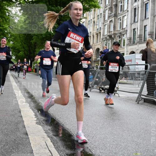 14.06.2026 - REWE Women's Run J. Mangold http://msf.ph/oto/9752050 14.06.2026 10:06:12 Ziel 10474, 10597, 10635, 10672, 10747, 10826, 10857, 11011, 11233, 11235, 11250, 11267, 11410, 11484, 11521 meine-sportfotos.de