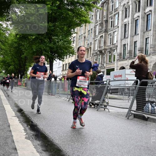 14.06.2026 - REWE Women's Run J. Mangold http://msf.ph/oto/9752092 14.06.2026 10:06:20 Ziel 10646, 11182, 11321 meine-sportfotos.de