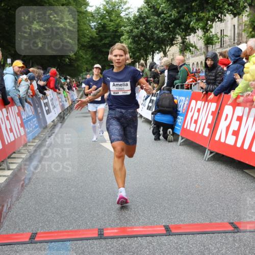 14.06.2026 - REWE Women's Run Strokosch-Dieckow http://msf.ph/oto/9752096 14.06.2026 09:49:57 Ziel 10738, 10885, 11408 meine-sportfotos.de