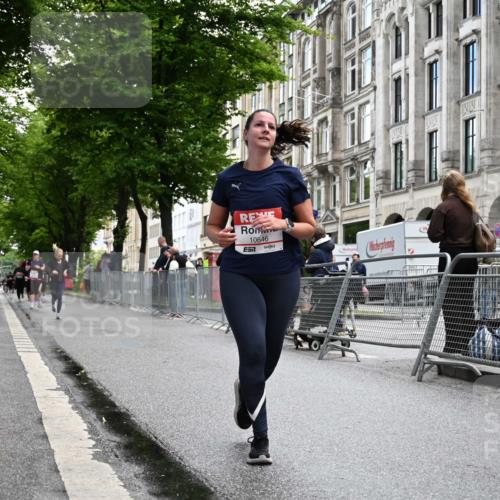 14.06.2026 - REWE Women's Run J. Mangold http://msf.ph/oto/9752102 14.06.2026 10:06:22 Ziel 10646, 11182, 11321 meine-sportfotos.de