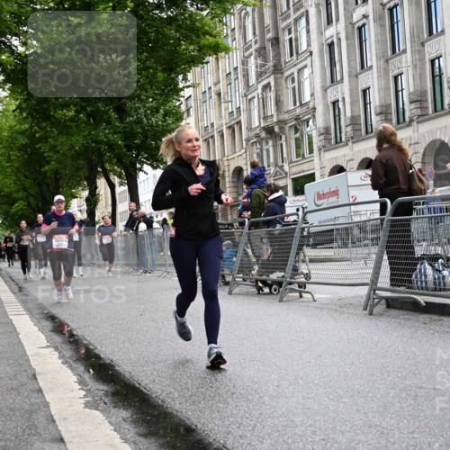 14.06.2026 - REWE Women's Run J. Mangold http://msf.ph/oto/9752108 14.06.2026 10:06:28 Ziel 10282, 10428, 10868, 11031 meine-sportfotos.de