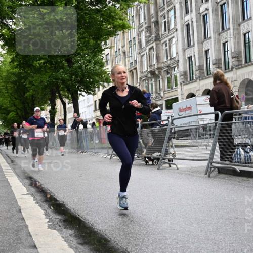 14.06.2026 - REWE Women's Run J. Mangold http://msf.ph/oto/9752111 14.06.2026 10:06:28 Ziel 10282, 10428, 10868, 11031 meine-sportfotos.de