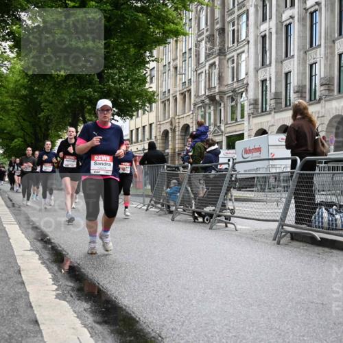 14.06.2026 - REWE Women's Run J. Mangold http://msf.ph/oto/9752113 14.06.2026 10:06:31 Ziel 10060, 10061, 10282, 10428, 10868, 11031 meine-sportfotos.de