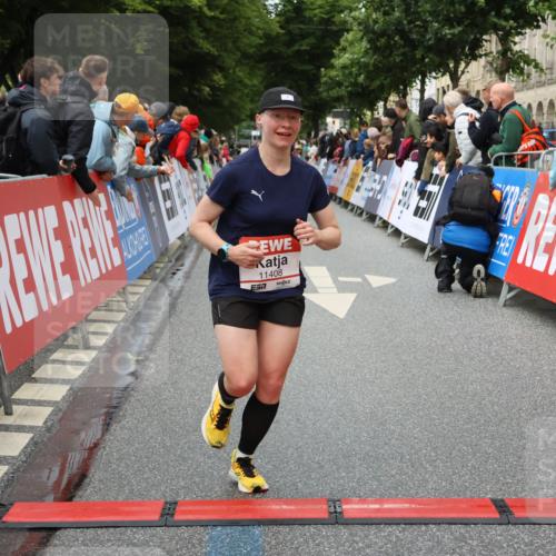 14.06.2026 - REWE Women's Run Strokosch-Dieckow http://msf.ph/oto/9752122 14.06.2026 09:49:51 Ziel 10102, 11287, 11408 meine-sportfotos.de