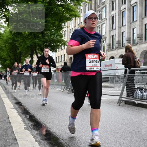 14.06.2026 - REWE Women's Run J. Mangold http://msf.ph/oto/9752128 14.06.2026 10:06:32 Ziel 10060, 10061, 10282, 10428, 10791, 10825, 10868, 10939, 11031 meine-sportfotos.de