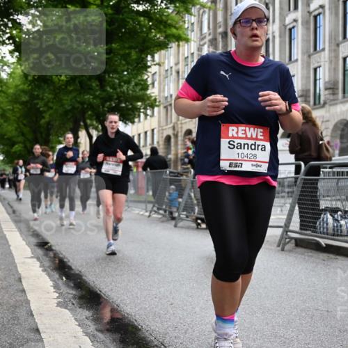 14.06.2026 - REWE Women's Run J. Mangold http://msf.ph/oto/9752131 14.06.2026 10:06:33 Ziel 10060, 10061, 10282, 10428, 10791, 10825, 10868, 10939, 11031 meine-sportfotos.de