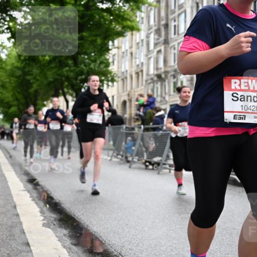 14.06.2026 - REWE Women's Run J. Mangold http://msf.ph/oto/9752133 14.06.2026 10:06:33 Ziel 10060, 10061, 10282, 10428, 10791, 10825, 10868, 10939, 11031 meine-sportfotos.de