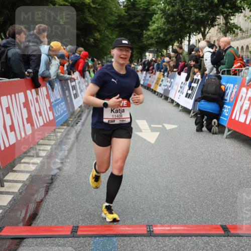 14.06.2026 - REWE Women's Run Strokosch-Dieckow http://msf.ph/oto/9752134 14.06.2026 09:49:51 Ziel 10102, 11287, 11408 meine-sportfotos.de