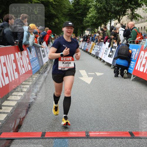 14.06.2026 - REWE Women's Run Strokosch-Dieckow http://msf.ph/oto/9752144 14.06.2026 09:49:51 Ziel 10102, 11287, 11408 meine-sportfotos.de