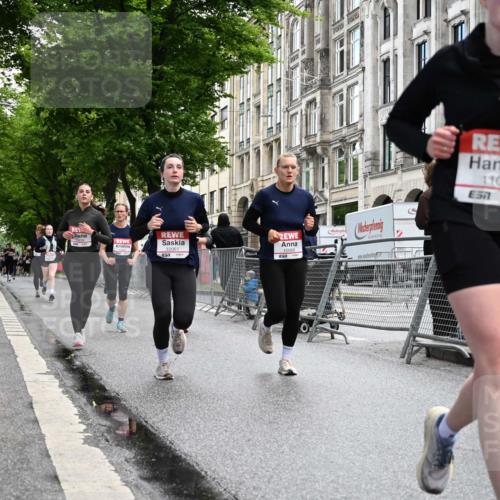 14.06.2026 - REWE Women's Run J. Mangold http://msf.ph/oto/9752151 14.06.2026 10:06:35 Ziel 10060, 10061, 10428, 10505, 10791, 10825, 10868, 10939, 11031, 11354, 11476 meine-sportfotos.de