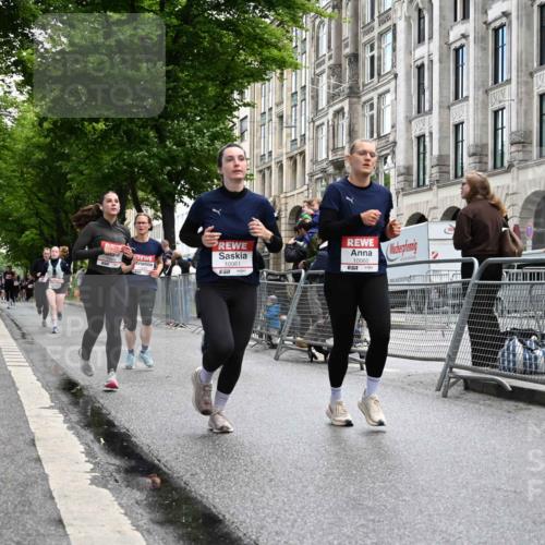 14.06.2026 - REWE Women's Run J. Mangold http://msf.ph/oto/9752155 14.06.2026 10:06:35 Ziel 10060, 10061, 10428, 10505, 10791, 10825, 10868, 10939, 11031, 11354, 11476 meine-sportfotos.de