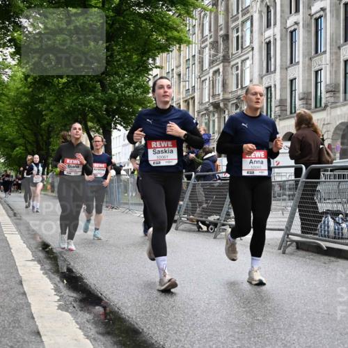 14.06.2026 - REWE Women's Run J. Mangold http://msf.ph/oto/9752157 14.06.2026 10:06:35 Ziel 10060, 10061, 10428, 10505, 10791, 10825, 10868, 10939, 11031, 11354, 11476 meine-sportfotos.de