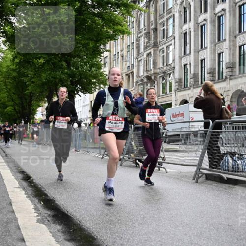 14.06.2026 - REWE Women's Run J. Mangold http://msf.ph/oto/9752186 14.06.2026 10:06:40 Ziel 10060, 10061, 10505, 10791, 10825, 10939, 11354, 11476 meine-sportfotos.de