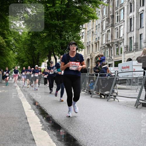 14.06.2026 - REWE Women's Run J. Mangold http://msf.ph/oto/9752239 14.06.2026 10:06:50 Ziel 10117, 10205, 10467, 10609, 10949, 11015, 11127, 11161 meine-sportfotos.de